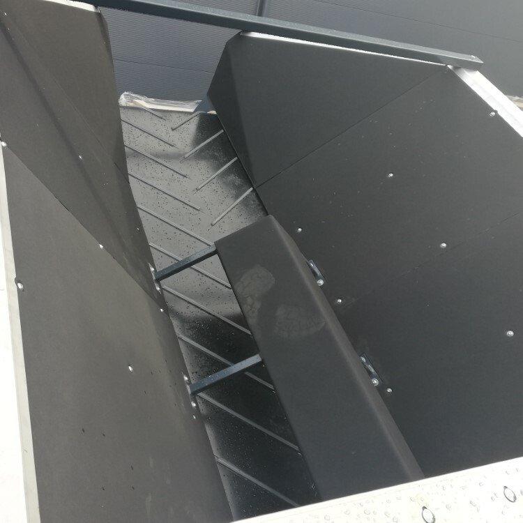 Trémie de réception KMK ZB I 250/70 - Occasion - Tapis PVC réglable - Capacité 1,5m³_1