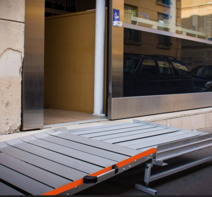 Plateforme pliante pour sortie équerre en aluminium_1