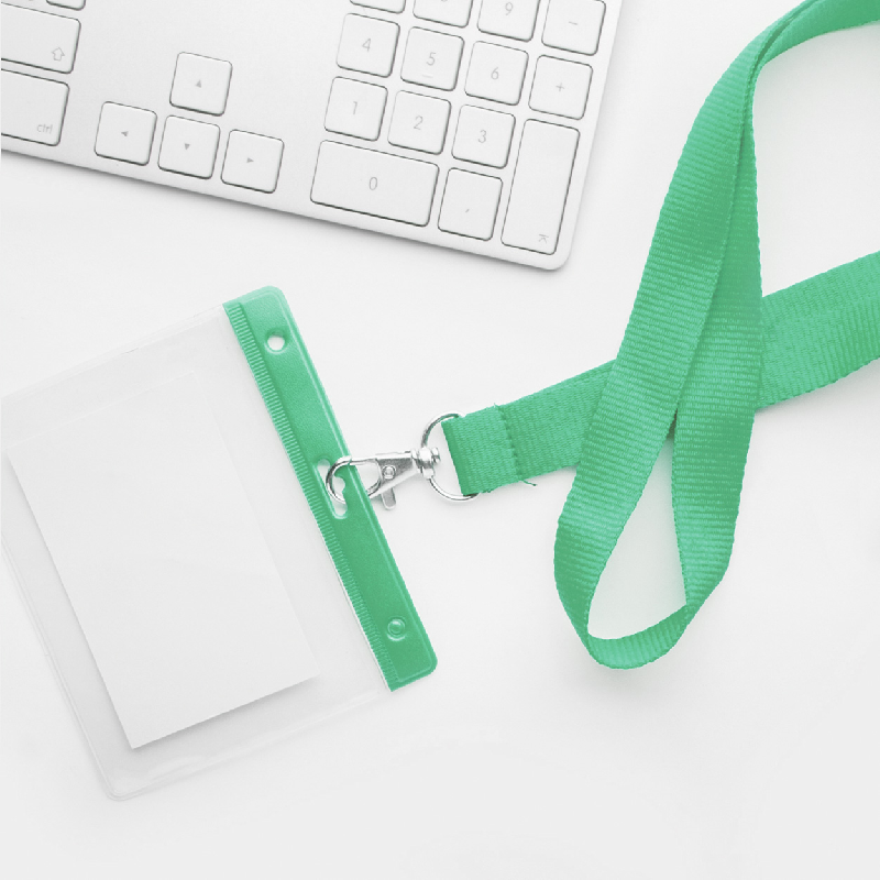 Porte-badge en PVC transparent - partie supérieure colorée - couleur verte - poids 5.5 g_1