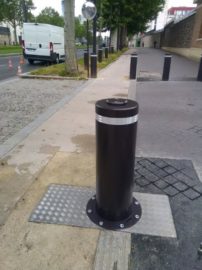 Borne de défense DEFENDOR 80 - FIXE - Citinnov - Sécurité maximale avec crash test certifié K12/M50_1