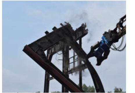 Cisaille ferraille conçue pour la démolition des structure en acier  - Okada - TS W_1