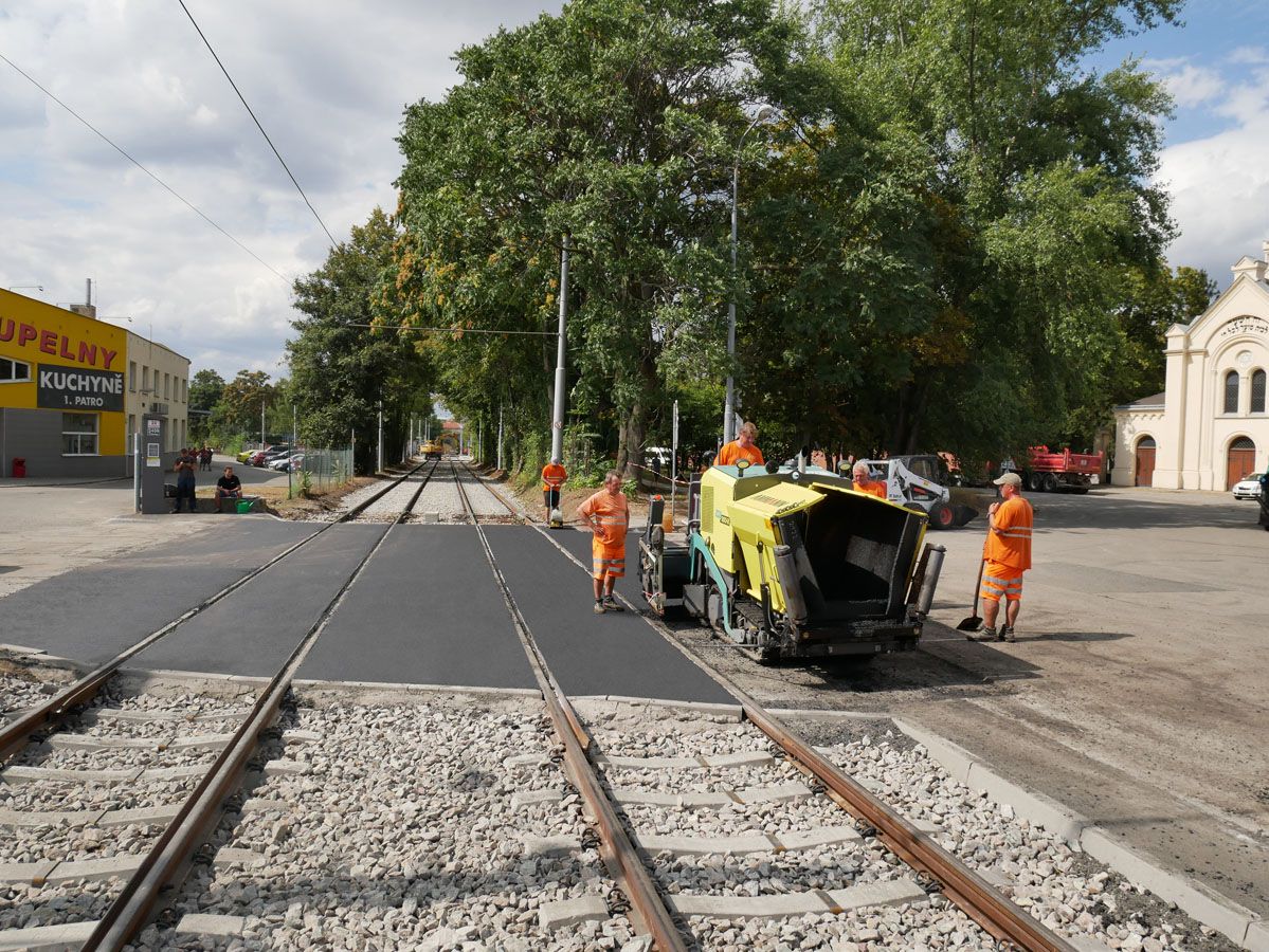 Aft 300-2 finisseur compact_1