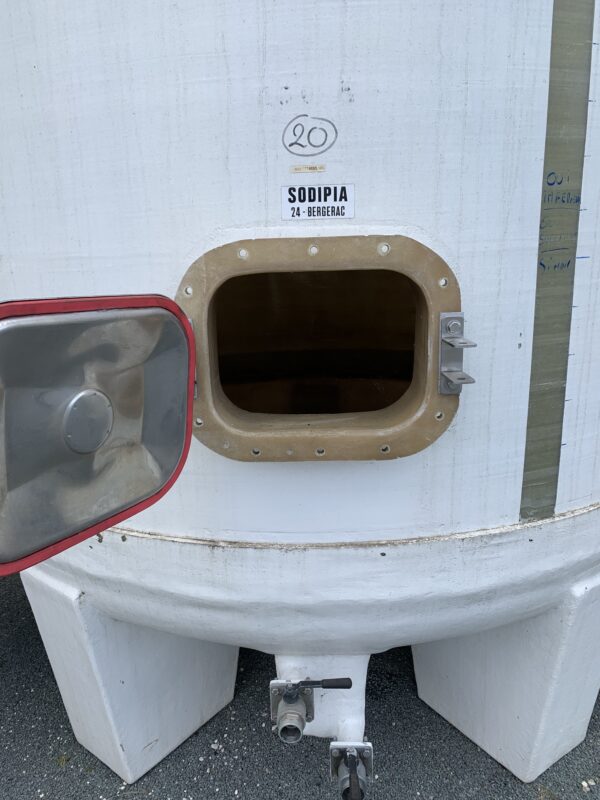 Cuve Sodipia 150 HL d'occasion - blanche sur pieds, niveau gradué, porte inox, sonde de température_1