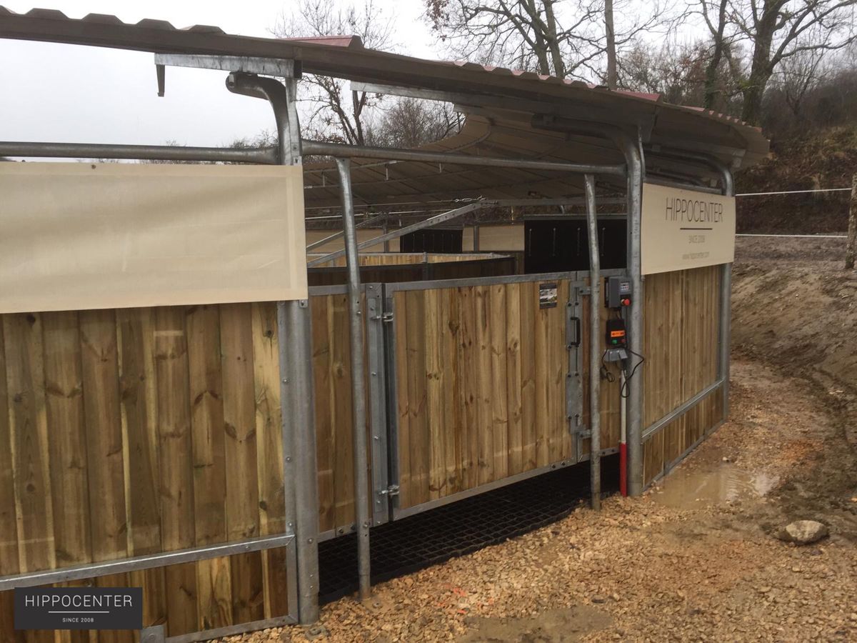 Marcheur pour chevaux professionnel - Toiture acier de 3m50 - Existe en 12, 15, 16, 18, 20m_1