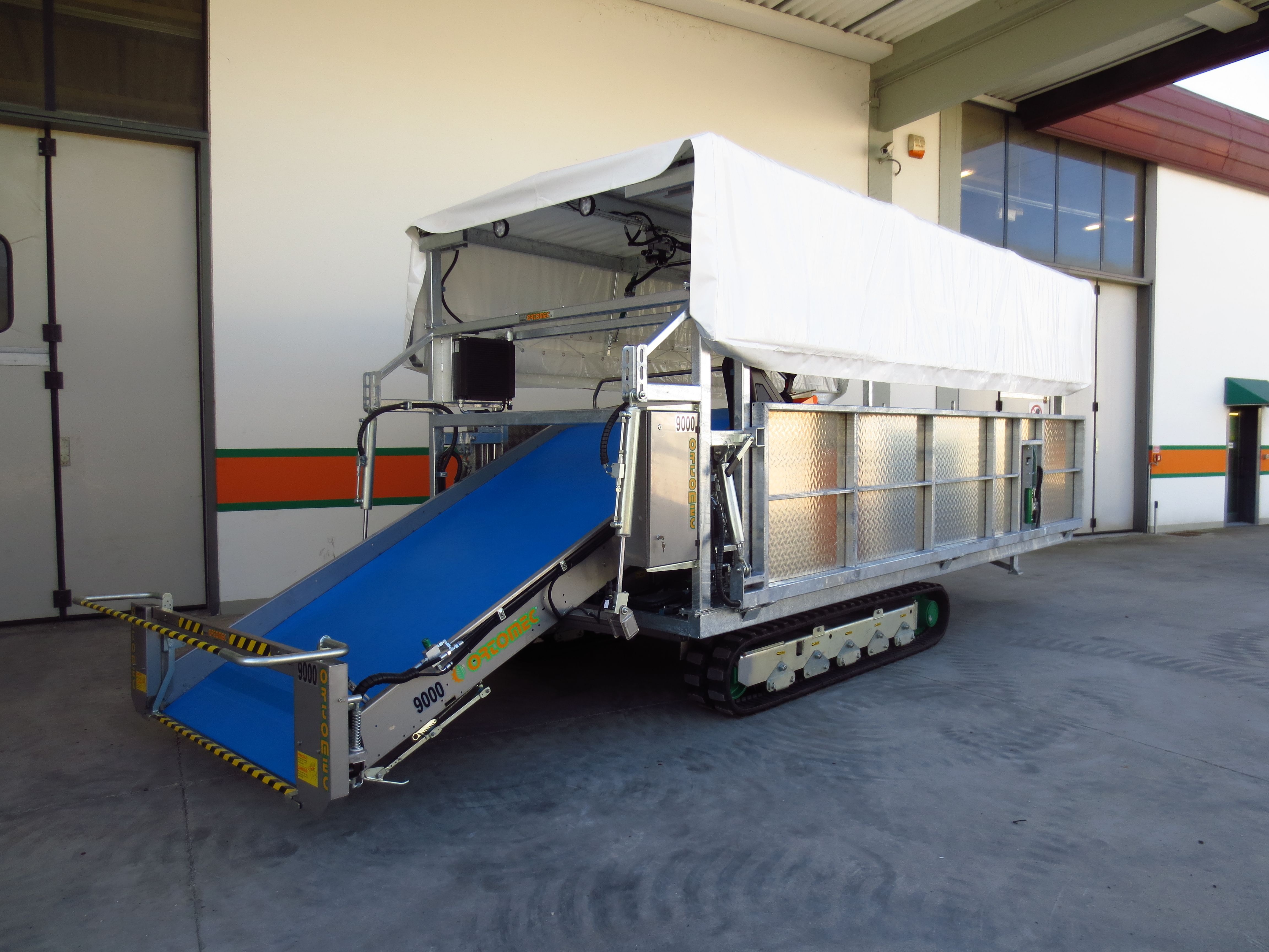 Récolteuse 9000 Foglia - Ortomec SRL - largeur de tête 130 à 180 cm - autotractée sur chenilles_1