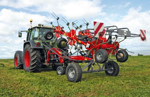 Machine agricole pour fanage avec rendement élevé par hectare