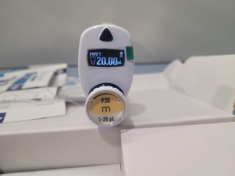 Gilson PIPETMAN M Pipette multicanal motorisée P8x20M 1 - 20 µl - Bluetooth_1