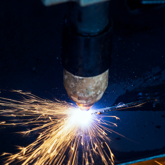 Découpeur plasma polyvalent et facile à utiliser - Pour métallurgistes - Coupe jusqu'à 57 mm avec précision_1