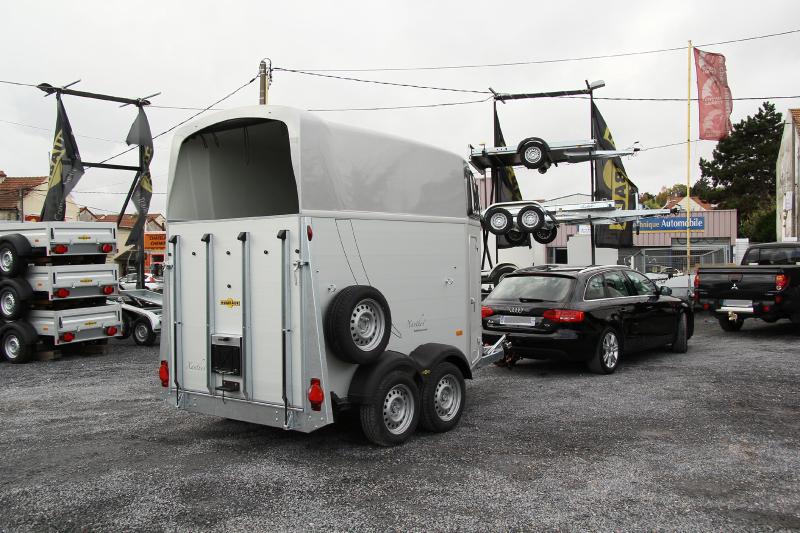 Van 2 places pour chevaux - humbaur - xanthos_1