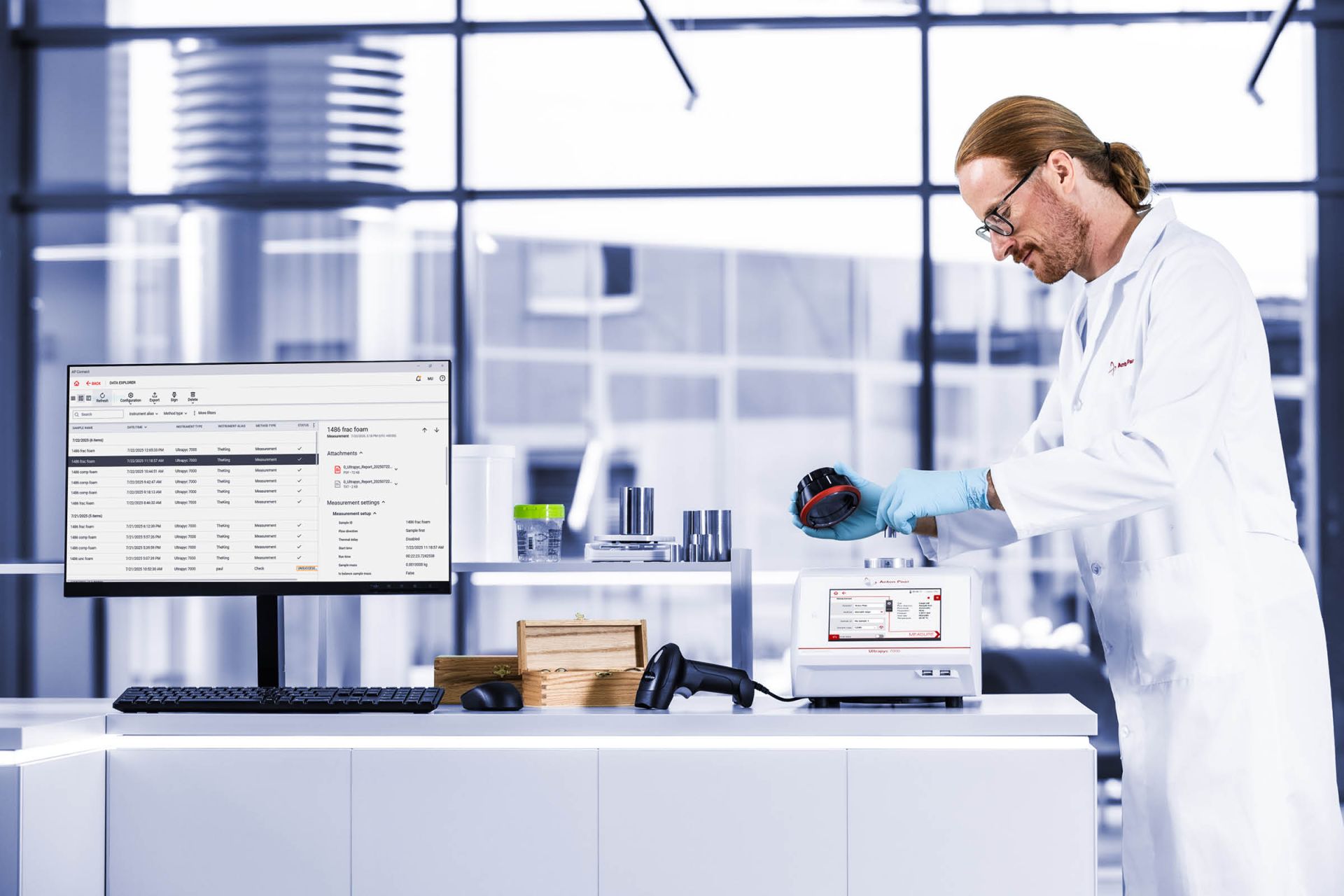 Pycnomètre à gaz pour la densité des semi-solides et des solides : Ultrapyc 7000_1