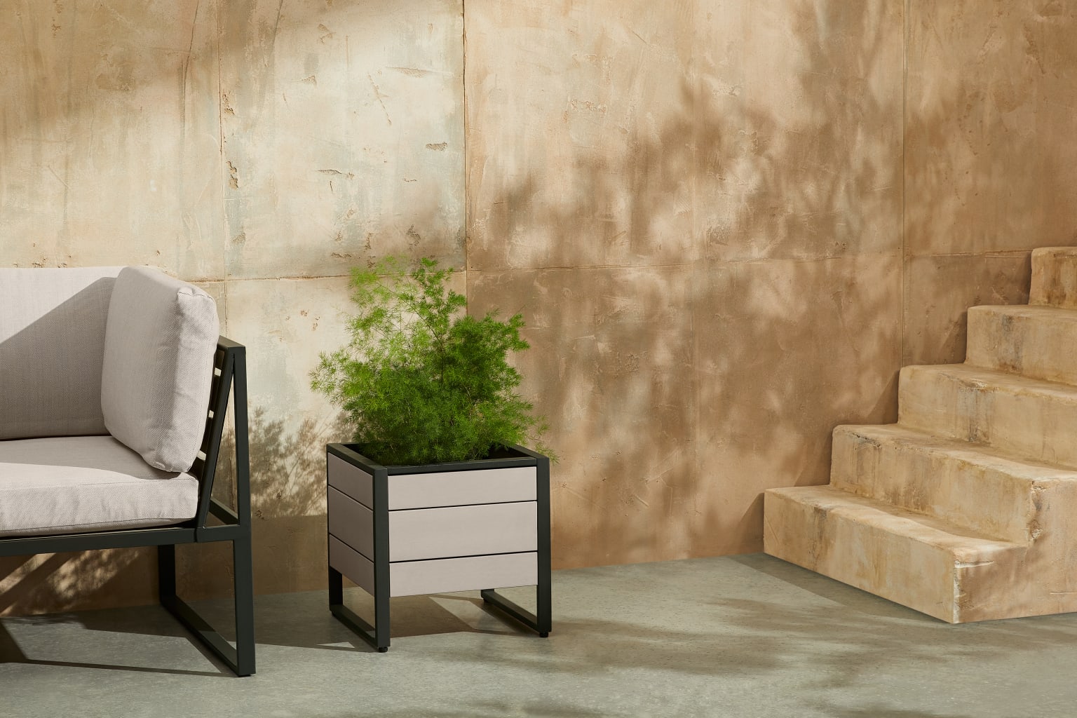 Catania - grande jardinière d'extérieur en métal et bois composite polywood gris foncé - 40x40x40 cm_1