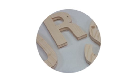 Lettrage 3D en bois - Pixel Plus - 5 à 30 mm d'épaisseur_1