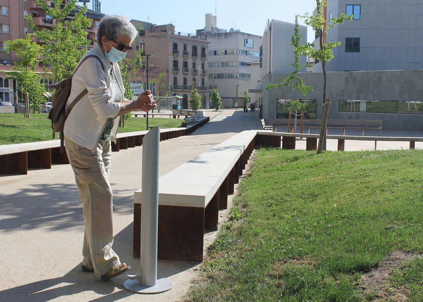 Distributeur de gel hydroalcoolique v1 - avec pédale mécanique - 1L - acier inoxydable - produit breveté_1