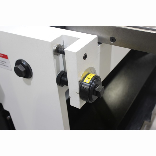 Cisaille mécanique en acier mécano-soudé ADFORM RMS 1360x3 - Précision et robustesse pour tôles jusqu'à 1360 mm_1