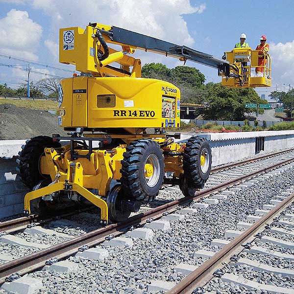 Nacelle automotrice conçu pour une utilisation sur rail et hors route, idéal pour la maintenance et installation de lignes électriques ferroviaires - platform basket rr14 evo3-fr_1