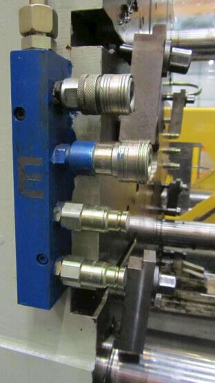 Presse à injecter Negri-Bossi - V210/820 - 2002 - unité d'injection avec vis 45 mm et 360 cm3_1