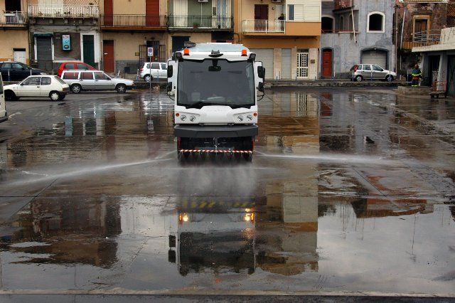 6000 Hydro - Balayeuse de voirie Dulevo - 5900 litres - haute pression et ergonomie_1