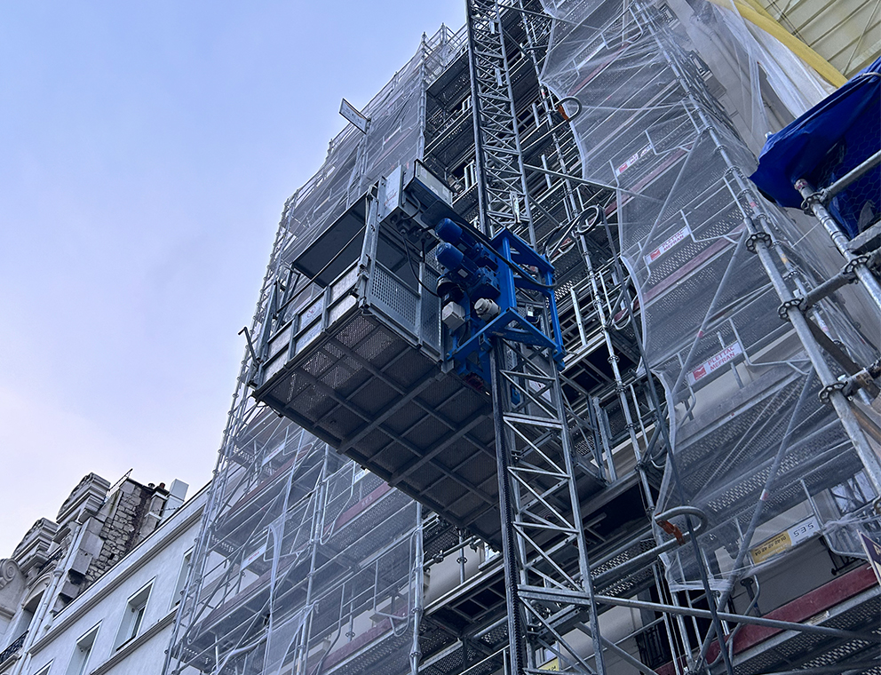 Monte-matériaux avec personnel accompagnant pour plaques de plâtre  - PT 1000_1