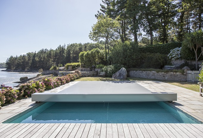 Abri piscine plat 4 saisons / motorisé / en pvc et en acier galvanisé_2