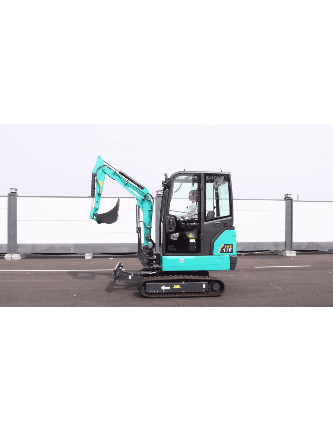 Mini-pelle avec cabine très facile à transporter et polyvalente pour diverses applications - Sunward SWE 17F 1,5 à 1,8t_1