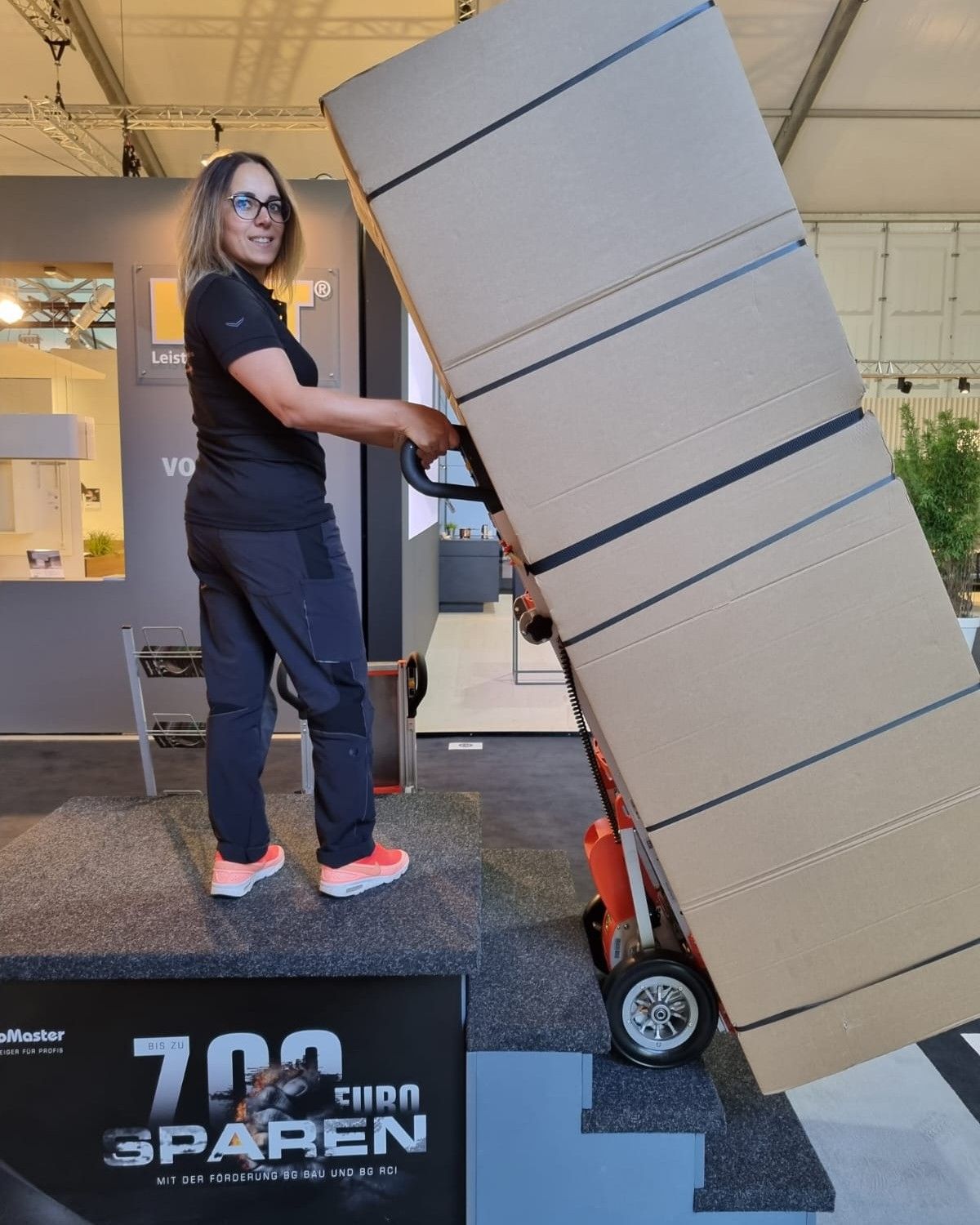 Diable monte-escaliers électrique en aluminium pour photocopieurs - Capacité 200 kg - Cargomaster CC200_2