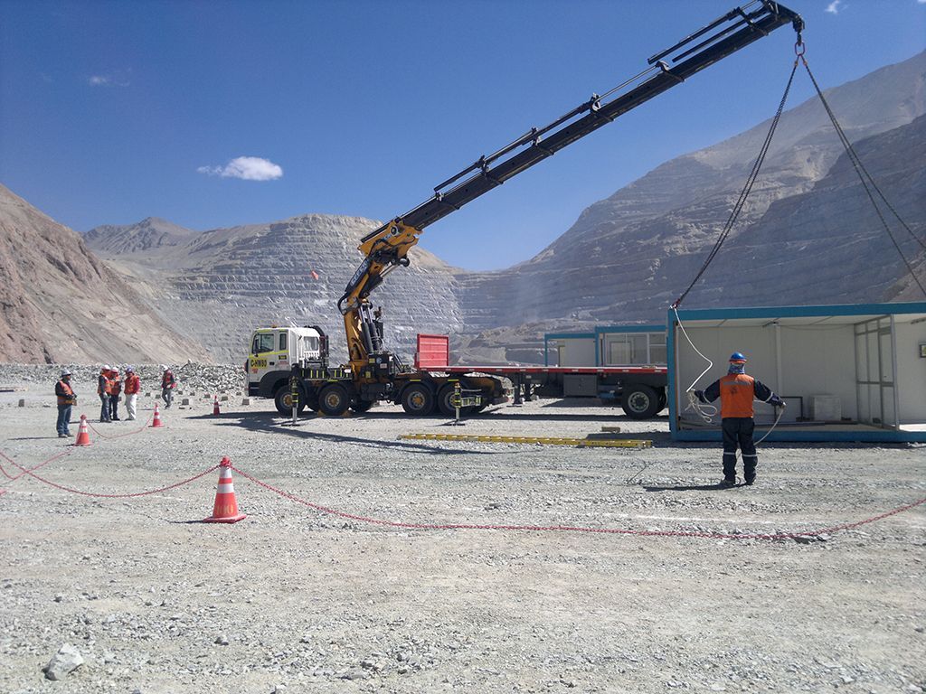 Grue auxiliaire Effer 1155 - pression 355 bar - portée jusqu'à 35 mètres_1
