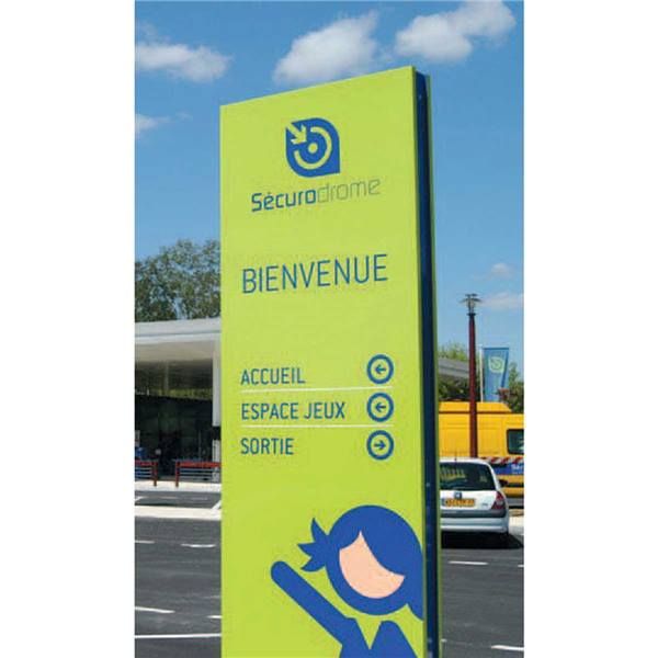 Totem extérieur plat - Direct Signalétique - Signalisation personnalisée en acier avec impression anodisée_1