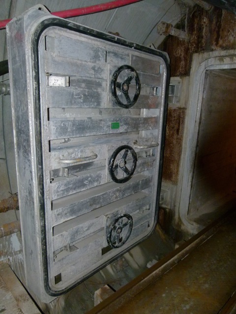 Porte anti-inondation en alliage d'aluminium très résistant - personnalisable et sécurisée_1