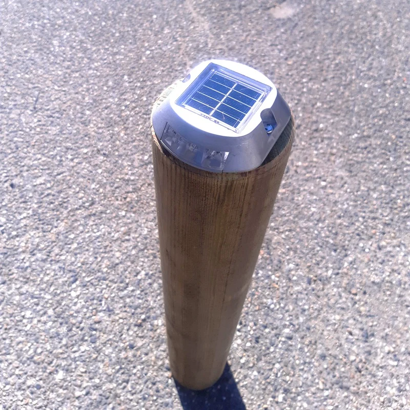 Borne bois plus plots LED solaire_1