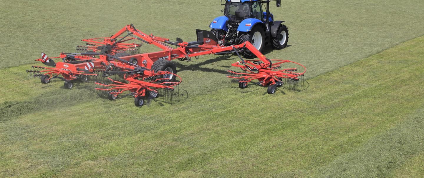 GA 13031 - Andaineur à quatre rotors KUHN - largeur de travail 8,40 m à 12,50 m - entraînement hydraulique_1