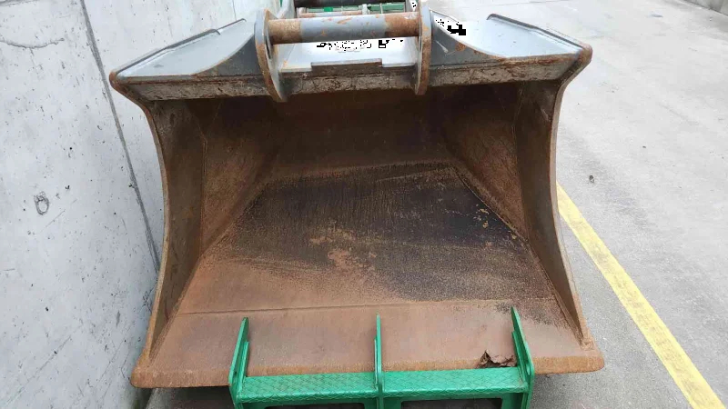 Godet niveleur Egli EPL-TR 240-1700 - OilQuick OQ 70 - Année 2021 - 1700 mm - 1180 l_1