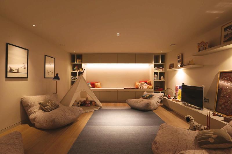 Ruban LED intérieur loft 3m - 4,8W/m - 400lm/m - blanc chaud, avec bande adhésive et transformateur_1