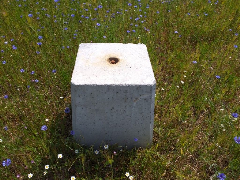 Dés de hangar 70x70 - 80x80 - Hauteur 70cm - 920kg - Ancre de levage Artéon 2T500_1