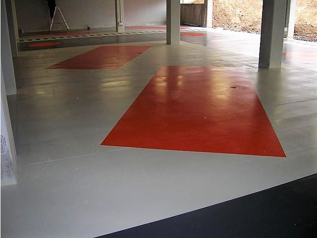 Résine de sol filmogène renforcée POLYFLOOR TLM - Protection et mise en couleur pour sols industriels et collectifs_1
