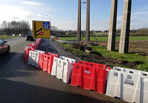K16 Pyraneo - Séparateur de voies en polypropylène - Visible jour et nuit avec connexion intégrée_1