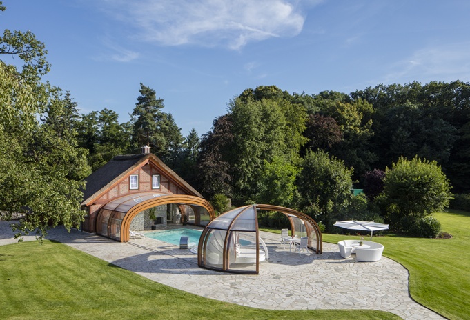 Abri piscine haut rotonde / télescopique / en bois et acier_2