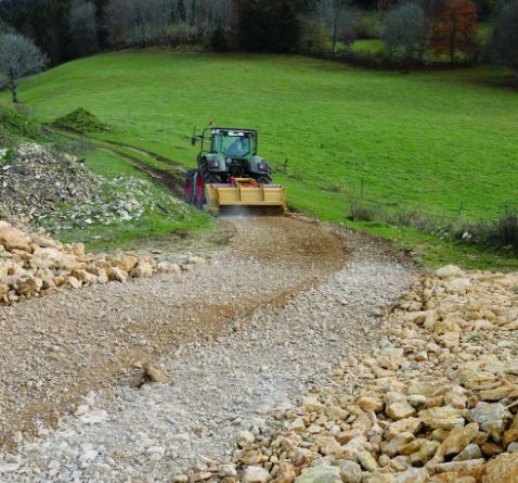 BM 601 broyeur de pierres - Plaisance Équipements - 150 à 400 CV - robustesse et polyvalence_1