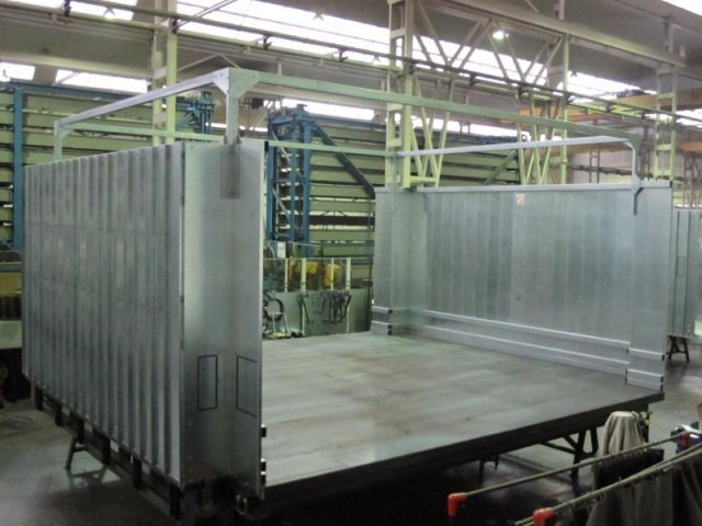 Plateforme monte-charges sur mesure avec une surface maximale de 25m²