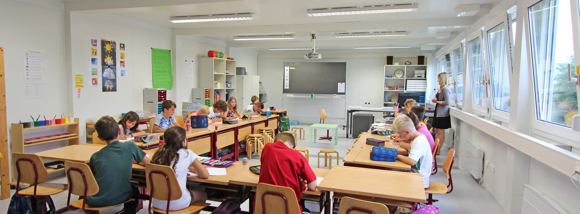 Salle de classe modulaire Plus Line - Sécurité & confort certifiés - Isolation thermique et protection incendie - RE2020_1