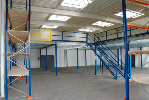 Mezzanine industrielle sur mesure - doublez les surfaces des locaux rapidement et à moindre coût avec sécurité optimale_1