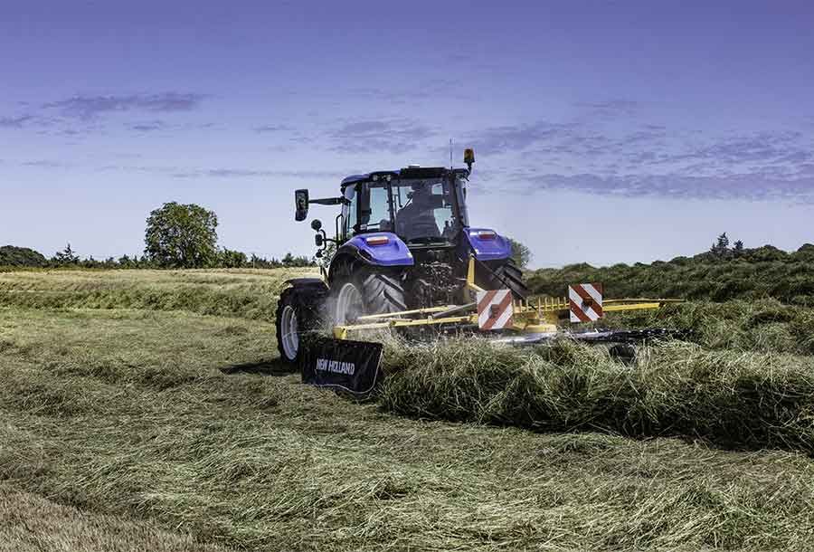 Machine agricole New Holland Prorotor 450 pour tracteurs de gabarit moyen