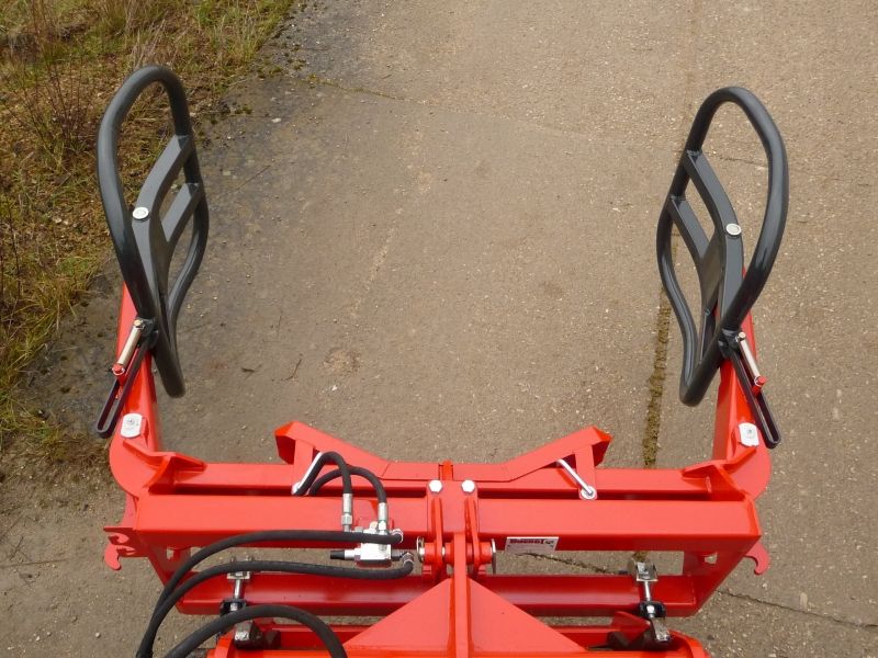 Équipement de manutention Serbal 145 pour balles rectangulaires enrubannées jusqu’à 1.45 m