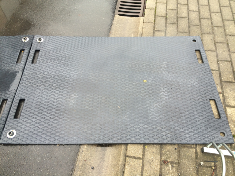 Plaque de roulage économique, antidérapante et facile à manipuler, adaptée pour une utilisation en extérieur - ecomats_1