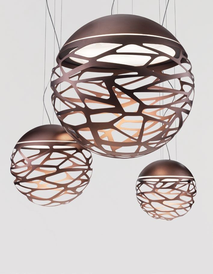 Suspension LED Kelly - Sphère sculpturale avec découpes laser et jeu de lumières_1