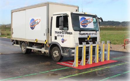 Barrière modulaire adaptable pour protection de voies contre les véhicules bélier