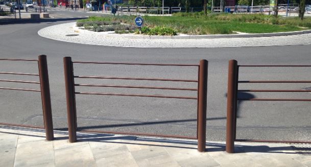 Barrière urbaine VEDZA - sécurisation de voirie - longueur 1000mm ou 1500mm - couleurs RAL au choix_1