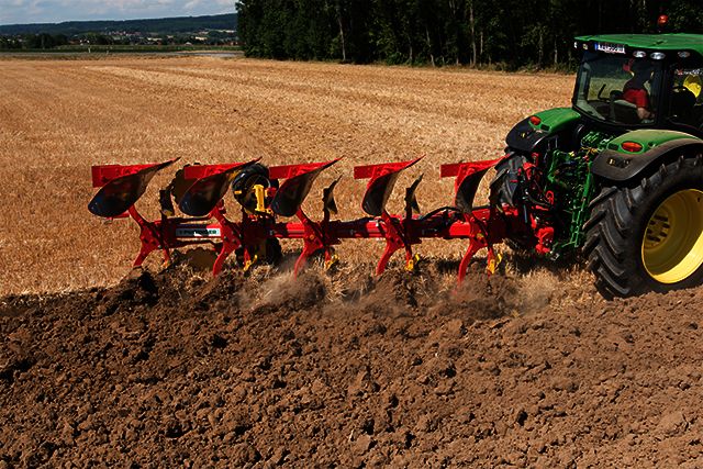 Servo 25 portées légères - charrue agricole - poettinger -  jusqu'à 120 ch_1