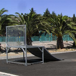 Skate-park modèle initié - conforme NF EN 14974 - structure acier galvanisé et surface aluminium - dimensions 24x9m_1