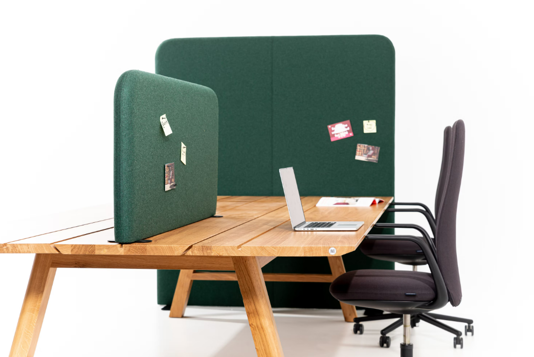 Cloison acoustique élégante et robuste pour bureaux professionnels_1