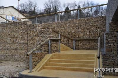 Clôture haute en bois - modèle Madrid - mixte bois/métal - adaptable aux courbes et pentes_1